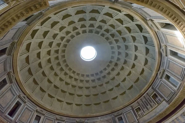 Buco Nel Tetto Del Pantheon Roma Italia Dove Sole Sbircia — Foto Stock