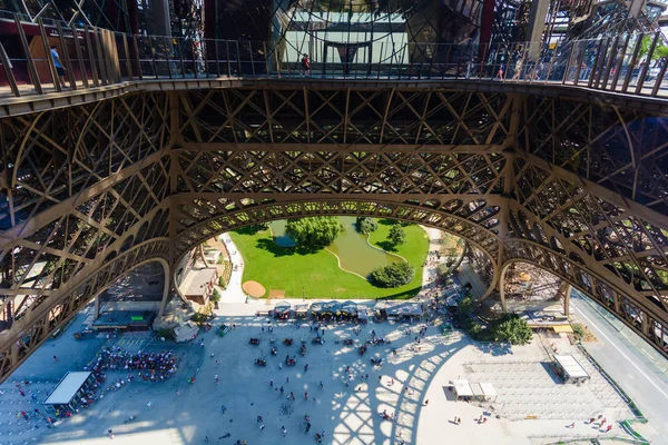 Zbliżenie Architektury Wieży Eiffel Paryż Francja — Zdjęcie stockowe