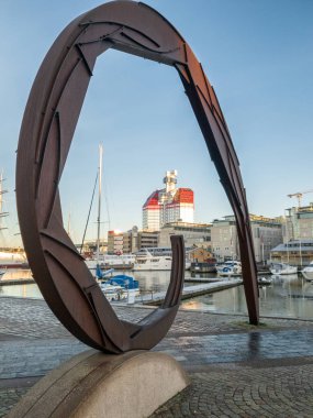 Ünlü ruj bina lilla bommen Gothenburg, İsveç kayalık bir mimaride çerçeveli