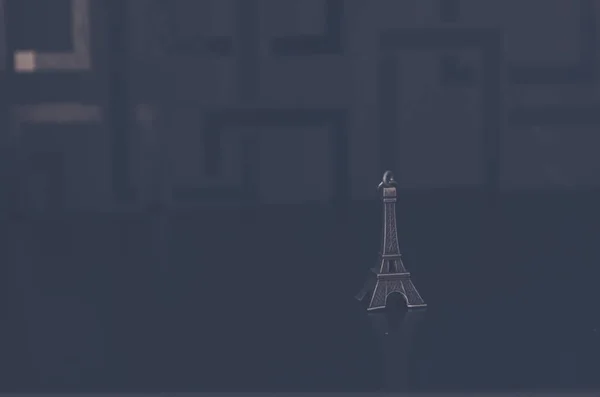 Miniaturowej Repliki Wieży Eiffla Przestrzeni Tła — Zdjęcie stockowe