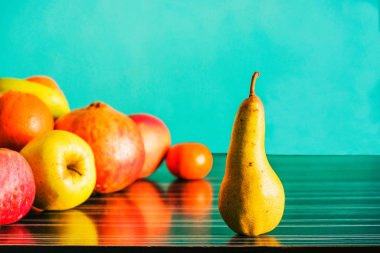 Tablo arka planı yeşil nane duvar odadaki Provence kış meyvelerini.
