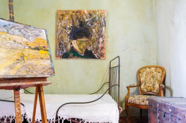  Belgesel görüntüsü. Saint Remy de Provence, Fransa. Şubat 08,2019. Aziz Paul de MAUSOLE. Van Gogh 'un klinikte odası.