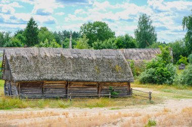 Halk Ukrayna'da Svalovichi kaybolan köyünde bir saz çatı altında en eski yerleşim terk etti. Ukrayna Polissya.