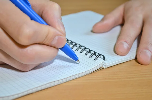 Die Hand Eines Mannes Weißen Hemd Schreibt Den Text Mit — Stockfoto