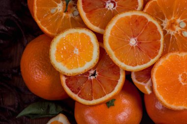 Portakal dilim dilim. Sicilya kırmızı turuncu.