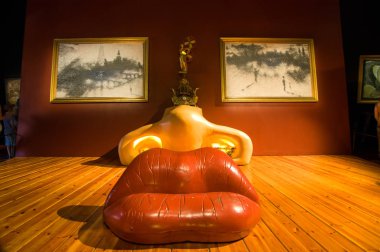 Figueres,İspanya - 10 Ağustos 2013: Salvador Dali Tiyatro Müzesi, Figueres, İspanya 