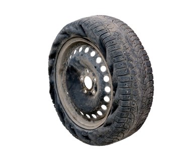 beyaz arka plan üzerinde izole yırtık araba lastiği