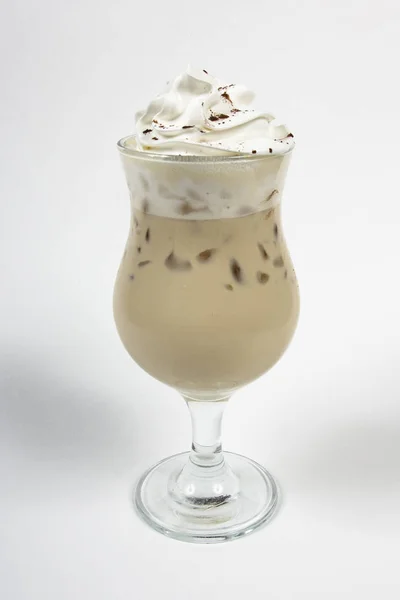 https://st4.depositphotos.com/15340366/23126/i/450/depositphotos_231267542-stock-photo-ice-coffee-set-cream-takeaway.jpg
