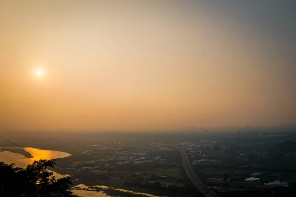 概要都市景観都市と Mountation 台湾の山の上から撮影 — ストック写真