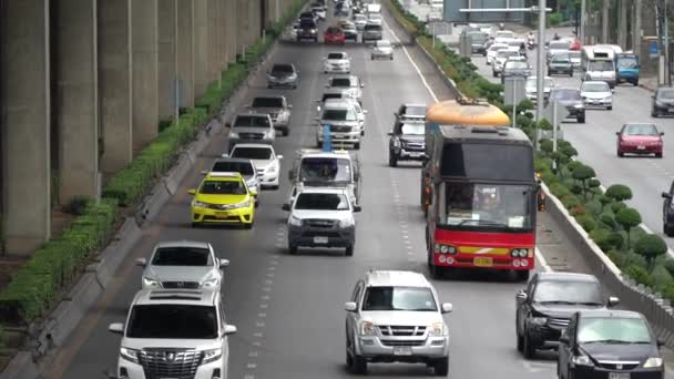 Bangkok Thailand Aug 2018 Thailand Road Names Thanon Borommaratchachonnaniwith Many — Stock Video