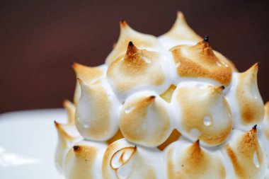 Closeup taç tatlı pasta kek.