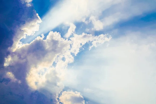 Cielo Azul Claramente Hermoso Con Una Nube Única — Foto de Stock