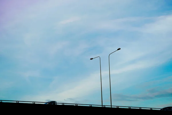 Chiaramente Bel Cielo Blu Con Raccordo Autostradale Lampione — Foto Stock