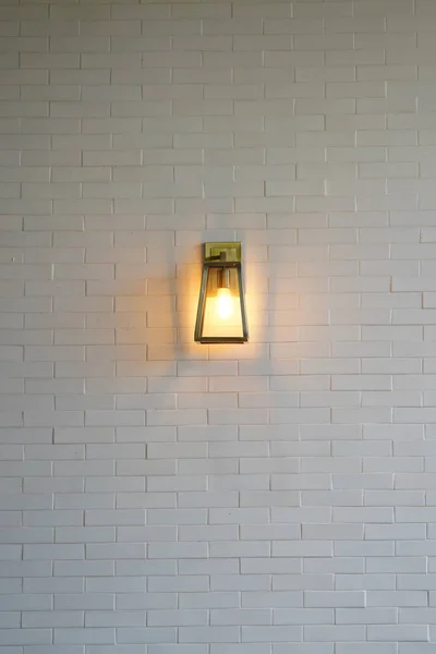 Quadratische Stahllampe Wolfram Warmes Licht Der Weißen Ziegelwand — Stockfoto