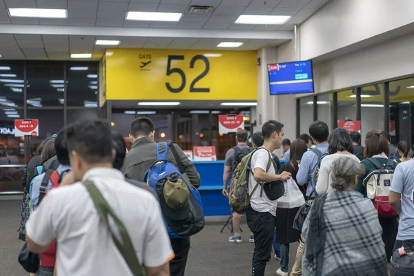 Bangkok Thailand Apr 2018 Aziatische Toeristen Trok Behoren Internationale Luchthaven — Stockfoto