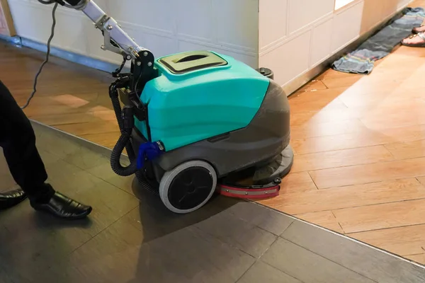 Máquina Limpieza Pisos Fue Trabajada Por Trabajador Mantenimiento Casa Patio —  Fotos de Stock