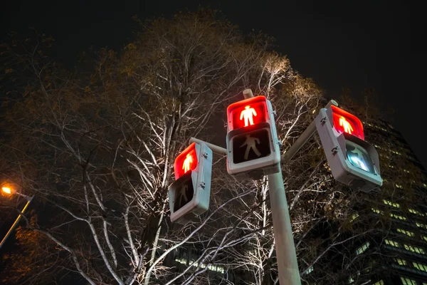 Traffico Segno Rosso Persone Piedi Modo — Foto Stock