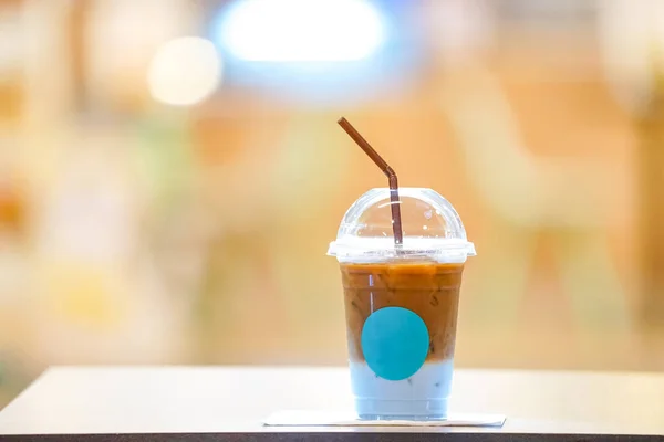 Buttom'da mavi sütlü kahve — Stok fotoğraf