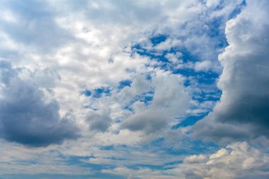 Arka plan için açık gökyüzünde Benzersiz Bulutlar stili.