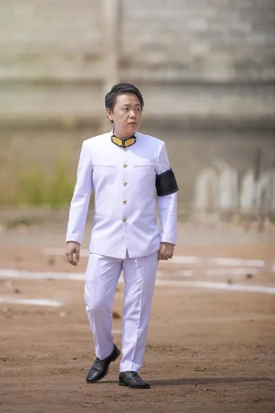 Asian Thai male dresses the White formal suit for the important — Stock Photo, Image