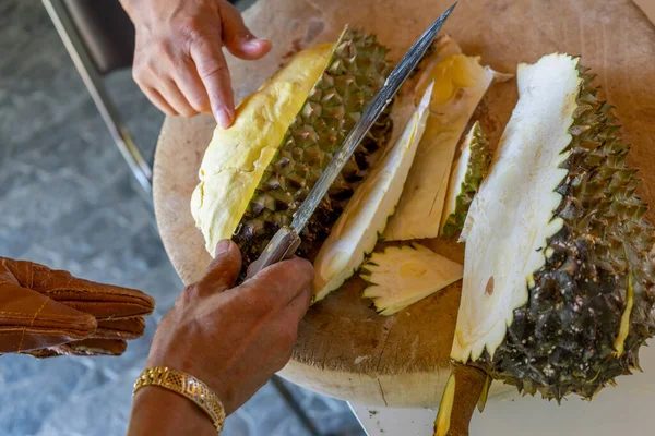 Durian Seller Está Mostrando Cómo Abrir Explicar Información Detalles Público —  Fotos de Stock