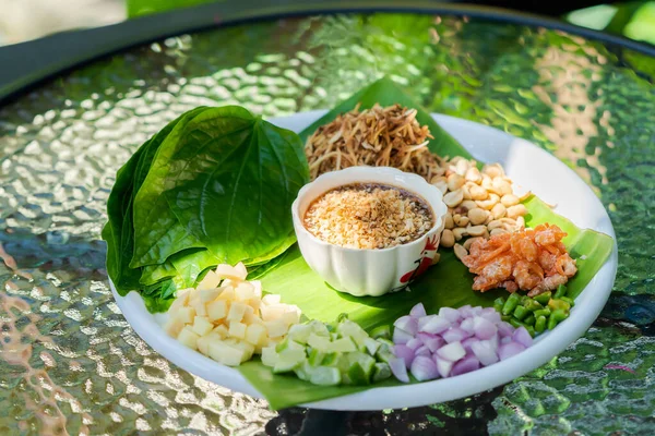 Miang Kham Aperitivo Envoltura Hojas Reales Aperitivo Tradicional Del Sudeste —  Fotos de Stock