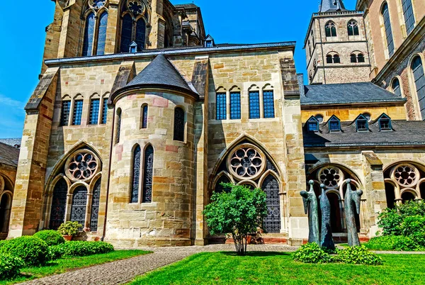 实验者大教堂 最旧的主教教会在德国 今天站立在司法官中心在前宫殿之上从罗马皇帝康斯坦丁的时代伟大 — 图库照片