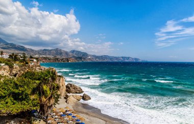 Balkon de Europa güzel Panorama View. Cliff, Nerja 'da Landmark, Costa del Sol, Güney Ispanya