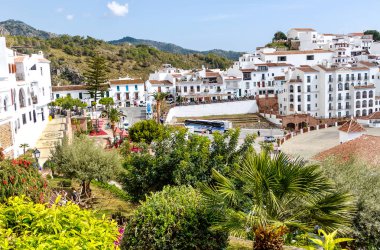 Frigiliana 'nın Beyaz Dağ köyü popüler Nerja kasabasına yakın. Frigiliana güzel tipik bir Endülüs şehridir ve hala Mağribi yapısını korur. Malaga ili, Costa del Sol, İspanya