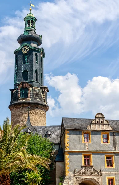 ワイマール ドイツ 町城の素晴らしい建物は 中世から20世紀初頭にヨーロッパの芸術を強調宮殿博物館を収容します — ストック写真