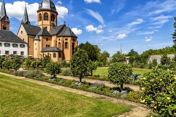 The Klostergarten (Monastery garden) in Seligenstadt, Hesse, Germany — Stock Image Klostergarten Monastery Garden Seligenstadt Hesse Germany Royalty Free Stock Images
