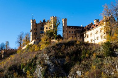 Bavyera II Ludwig Castle Hohenschwangau sonbahar görünümü