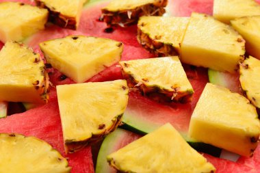Ananas ve karpuz dilimleri arka plan. 