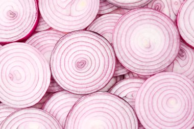 Arka plan olarak soğan dilimleri. Üst görünüm. 