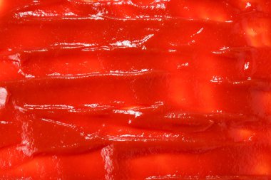 Kırmızı sos arka plan olarak sıçrar.