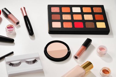 Kozmetik güzellik ürünleri, göz ile profesyonel makyaj ürünleri 