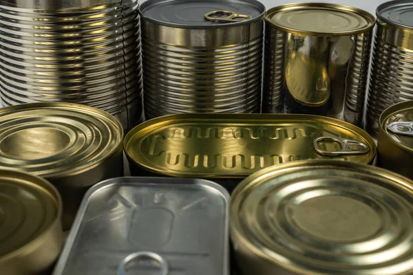 Mezcla Latas Aisladas Sobre Fondo Blanco Copiar Espacio — Foto de Stock