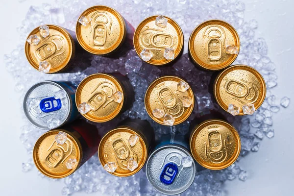 Groep Aluminium Blikjes Ijs Koude Drank Bovenaanzicht — Stockfoto