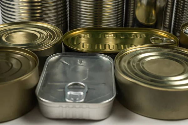 Mistura Latas Isoladas Sobre Fundo Branco Espaço Cópia — Fotografia de Stock