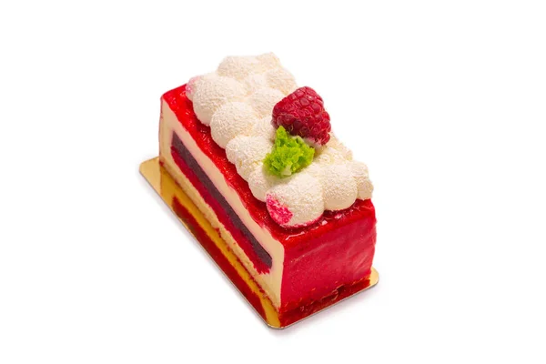 Gâteau Aux Framboises Isolé Sur Fond Blanc — Photo