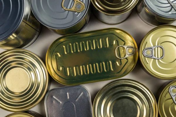 Mezcla Latas Aisladas Sobre Fondo Blanco Copiar Espacio — Foto de Stock