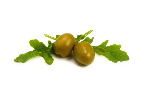 Twee Olijven Bladeren Van Rucola Geïsoleerd Witte Achtergrond — Stockfoto