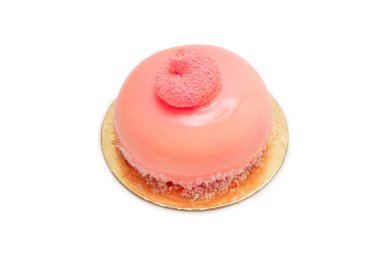 Beyaz arkaplanda pembe puding izole edilmiş.. 