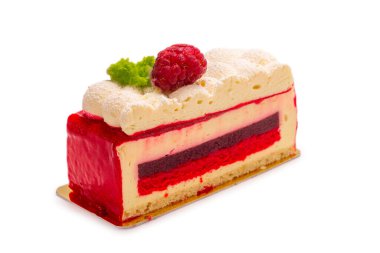 Ahududulu kek beyaz arkaplanda izole.