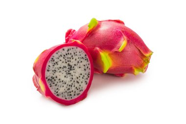 Tatlı ejderha meyvesi ya da beyaz arka planda izole edilmiş pitaya..