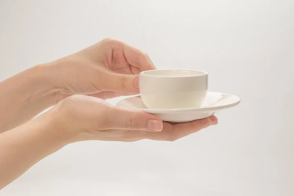 Pusty Kubek Kawy Dłoni Kobiety Izolowane Białym Tle — Zdjęcie stockowe