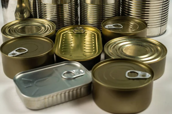 Mezcla Latas Aisladas Sobre Fondo Blanco Copiar Espacio — Foto de Stock