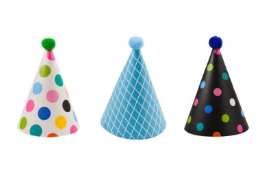 Beyaz arkaplanda doğum günü başlığı izole edildi. 