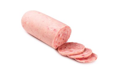 Kaynamış sosis beyaz arka planda izole edilmiş. Dilimler. 