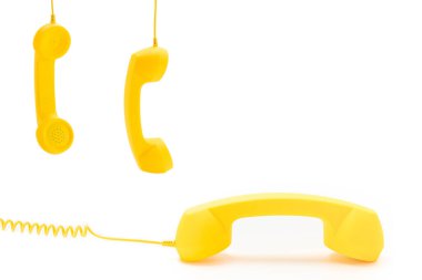 Sarı cep telefonu beyazda izole edilmiş. Boşluğu kopyala.